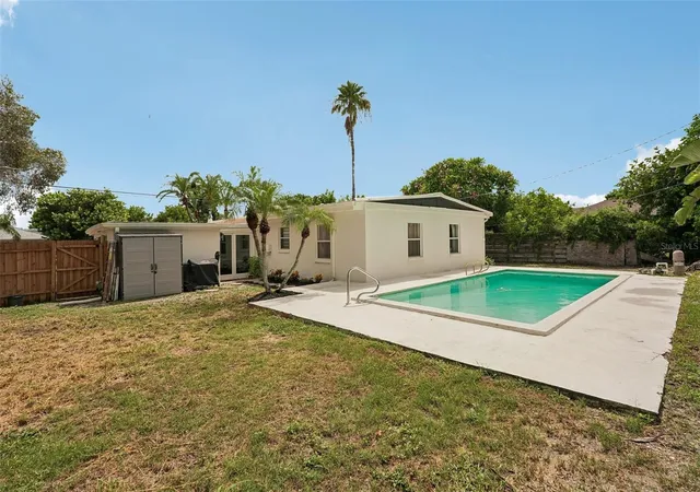 Photo 1 of Single family home for sale at 2406 Florida Blvd, Bradenton, FL 34207 | MLS# A4702534 | Listing updated on 2026-09-21