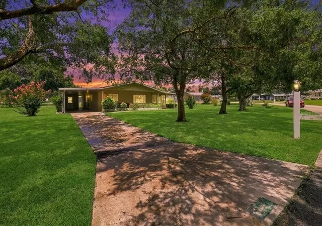 Photo 1 of Single family home for sale at 6461 Sw 109th Place, Ocala, FL 34476 | MLS# TB8537363 | Listing updated on 2026-09-11