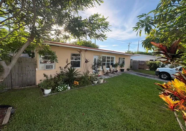 2nd image of 2531 Ne 7th Ter, Pompano Beach, FL 33064 | MLS# TB8537367