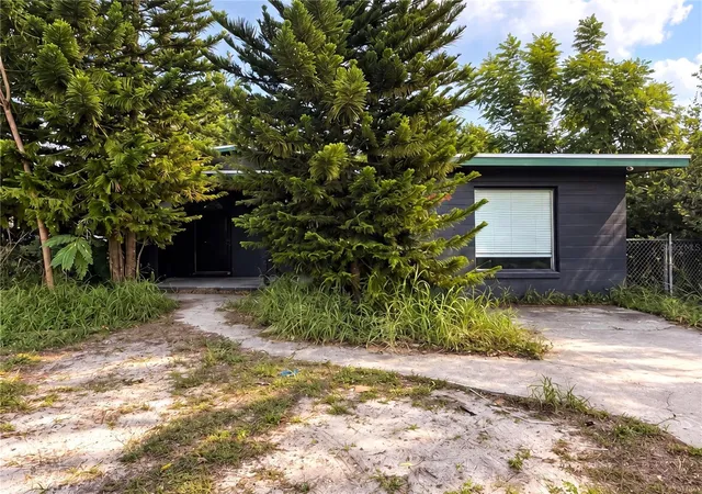 Single family home for sale at 1803 E Bougainvillea Ave, TAMPA, FL 33612 | MLS# TB8537369