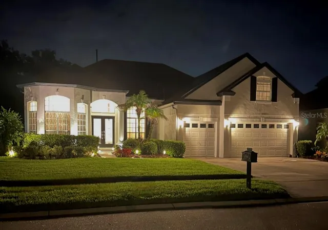 Single family home for sale at 2848 Aloma Lake Run, OVIEDO, FL 32765 | MLS# O6432190