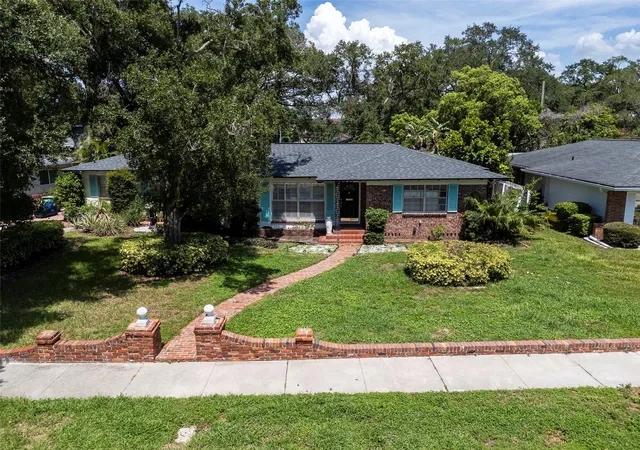 2nd image of 451 W Davis Blvd, Tampa, FL 33606 | MLS# TB8537380