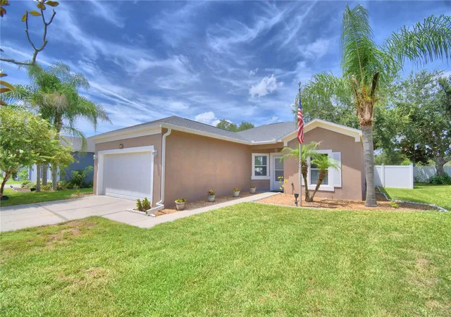 Photo 4 of Single family home for sale at 5621 Forest Ridge Dr, Winter Haven, FL 33881 | MLS# P4939557 | Listing updated on 2026-09-08
