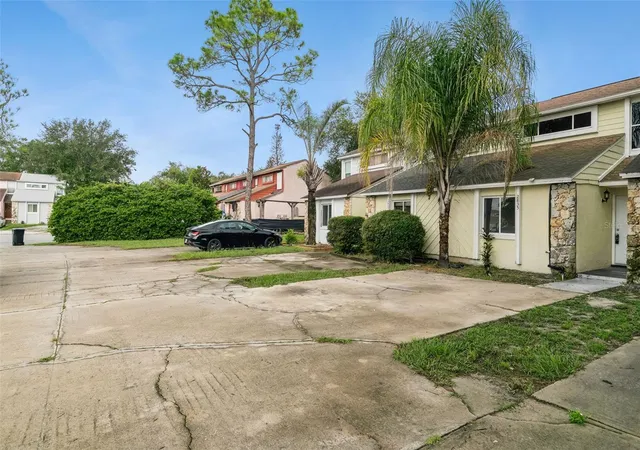 2nd image of 2835 Hunt Club Ln, Orlando, FL 32826 | MLS# O6432209