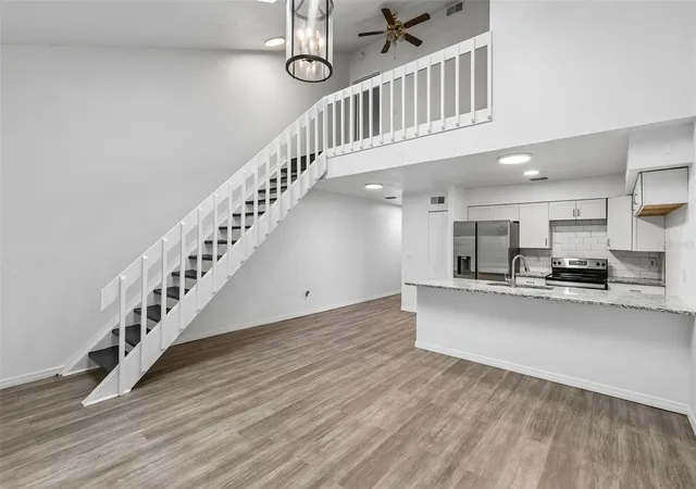 5th image of 2835 Hunt Club Ln, Orlando, FL 32826 | MLS# O6432209