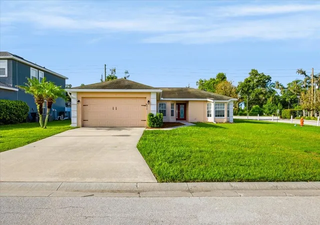Photo 1 of Single family home for sale at 8810 Pebblebrooke Dr, Lakeland, FL 33810 | MLS# TB8537399 | Listing updated on 2026-10-22
