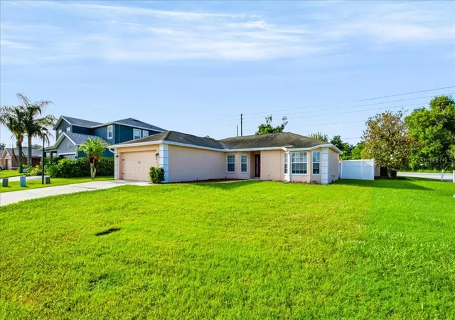 Photo 1 of Single family home for sale at 8810 Pebblebrooke Dr, Lakeland, FL 33810 | MLS# TB8537399 | Listing updated on 2026-10-22