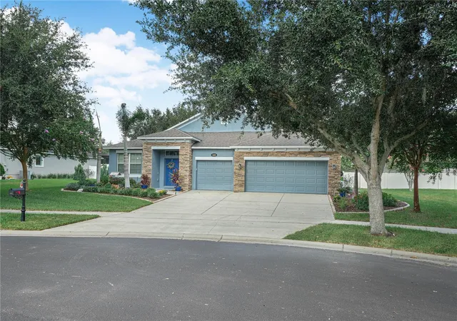3rd image of 112 Pecorri Ct, Auburndale, FL 33823 | MLS# P4939558
