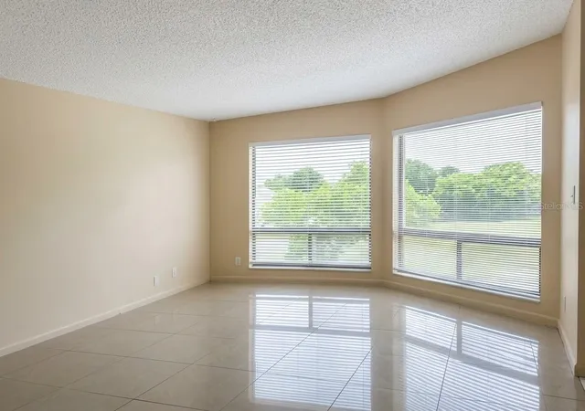 Photo 3 of Condo for sale at 2512 Lemon Tree Ln #3C, Orlando, FL 32839 | MLS# O6432228 | Listing updated on 2026-10-04