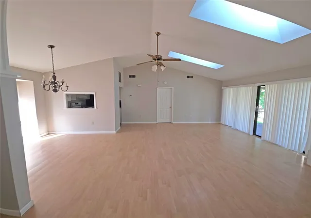 Photo 4 of Single family home for sale at 700 S Venice Blvd, Venice, FL 34293 | MLS# D6148356 | Listing updated on 2026-08-27