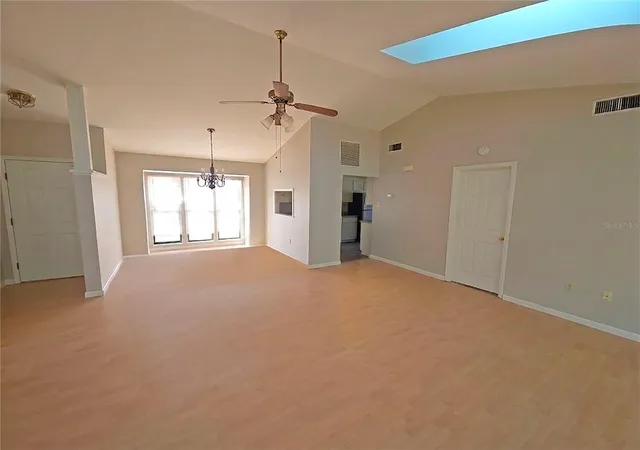 Photo 5 of Single family home for sale at 700 S Venice Blvd, Venice, FL 34293 | MLS# D6148356 | Listing updated on 2026-08-27