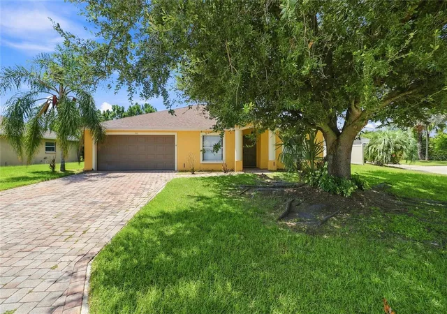 1st image of 106 Majestic Gardens Ct, Winter Haven, FL 33880 | MLS# L4964169