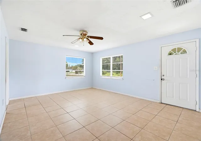 Photo 3 of Single family home for sale at 701 59th Street S, Gulfport, FL 33707 | MLS# TB8537421 | Listing updated on 2026-09-22