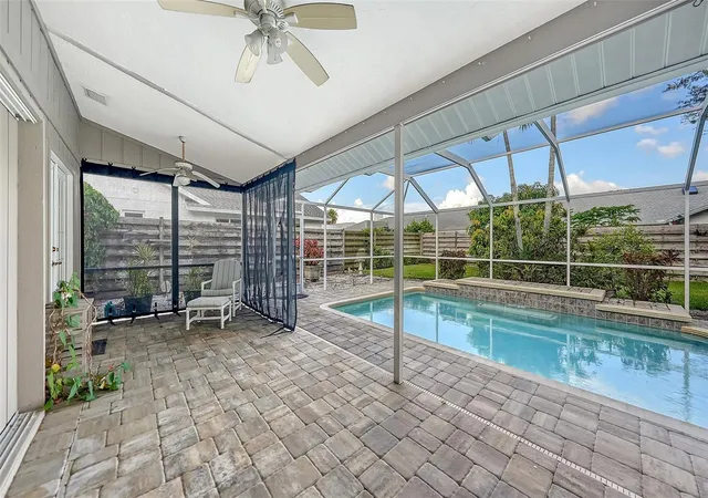 Photo 4 of Single family home for sale at 4494 Diamond Cir E, Sarasota, FL 34233 | MLS# A4702548 | Listing updated on 2026-10-02