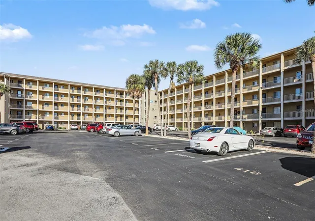 Photo 1 of Condo for sale at 3723 Lake Bayshore Dr #H206, Bradenton, FL 34205 | MLS# A4702549 | Listing updated on 2026-08-13