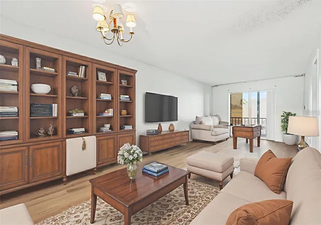 Listing Photo 4 - Condo for sale in building located at 3723 Lake Bayshore Dr, BRADENTON, FL 34205 - Unit #H206