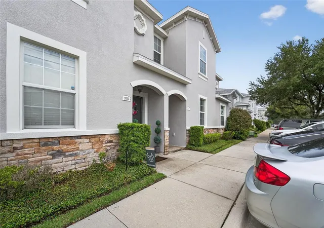 Photo 3 of Townhouse for sale at 2052 Greenwood Valley Dr, Plant City, FL 33563 | MLS# TB8537425 | Listing updated on 2026-09-13