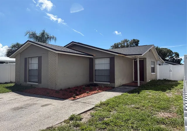Photo 1 of Single family home for sale at 8237 Ravencroft Dr, Tampa, FL 33615 | MLS# TB8537446 | Listing updated on 2026-09-23