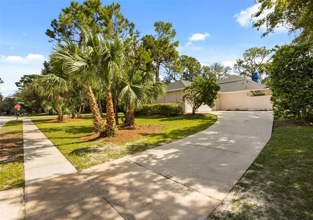 Photo 3 of Single family home for sale at 2005 Springs Landing Blvd, Longwood, FL 32779 | MLS# O6432252 | Listing updated on 2026-09-25