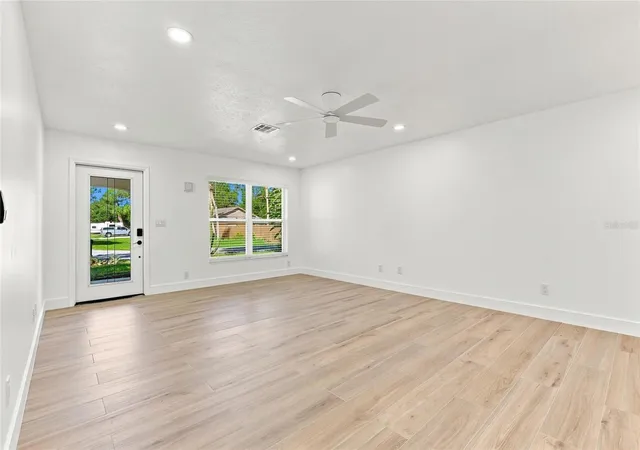 3rd image of 2881 Poppy Rd, Venice, FL 34293 | MLS# O6432255
