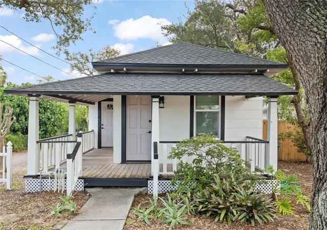 4th image of 136 N Ring Ave, Tarpon Springs, FL 34689 | MLS# W7888432