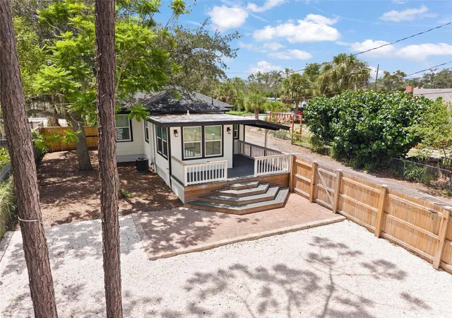 5th image of 136 N Ring Ave, Tarpon Springs, FL 34689 | MLS# W7888432