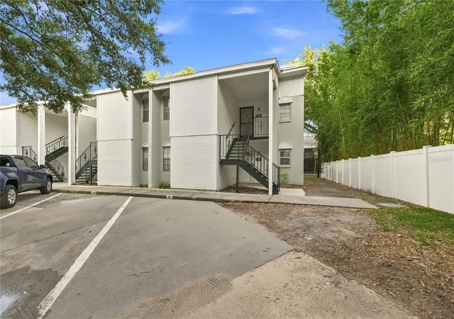 Photo 2 of Condo for sale at 3807 N Oak Dr #D41, Tampa, FL 33611 | MLS# TB8537483 | Listing updated on 2026-08-31