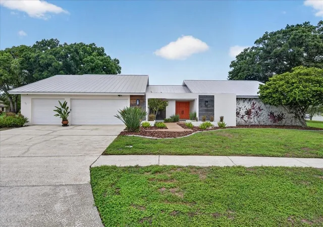 Photo 1 of Single family home for sale at 2862 Shady Oak Ct, Clearwater, FL 33761 | MLS# TB8537487 | Listing updated on 2026-10-20