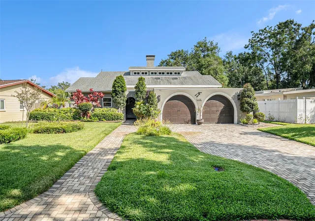 Photo 2 of Single family home for sale at 2134 Serpentine Cir S, Saint Petersburg, FL 33712 | MLS# A4702586 | Listing updated on 2026-10-07