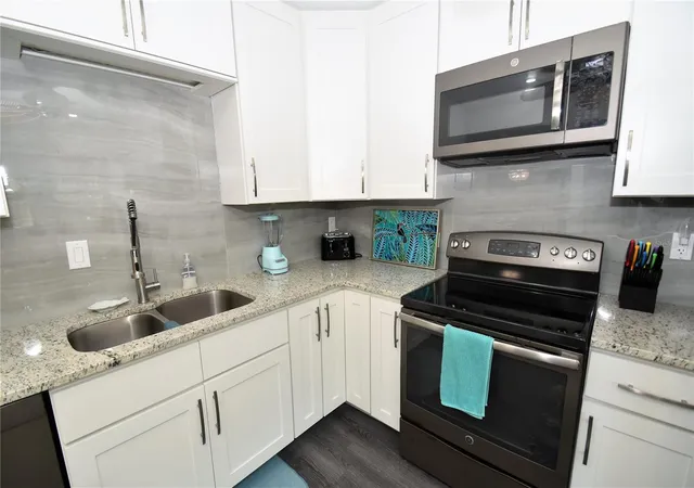 Photo 3 of Condo for sale at 1647 Brookhouse Ct #BR146, Sarasota, FL 34231 | MLS# A4702587 | Listing updated on 2026-08-11