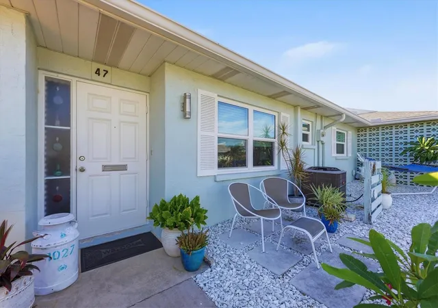 Photo 2 of Condo for sale at 1027 Beach Manor Cir #47, Venice, FL 34285 | MLS# N6145315 | Listing updated on 2026-08-15