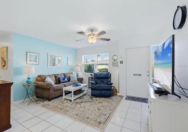 Photo 4 of Condo for sale at 1027 Beach Manor Cir #47, Venice, FL 34285 | MLS# N6145315 | Listing updated on 2026-08-15