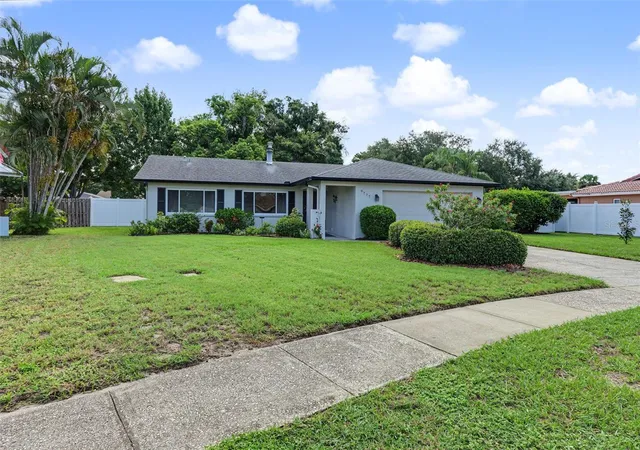 4th image of 9777 119Th Wy, Seminole, FL 33772 | MLS# TB8537504