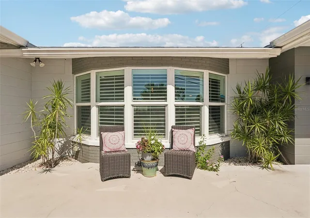 Photo 3 of Single family home for sale at 365 Shamrock Blvd, Venice, FL 34293 | MLS# A4702591 | Listing updated on 2026-10-22