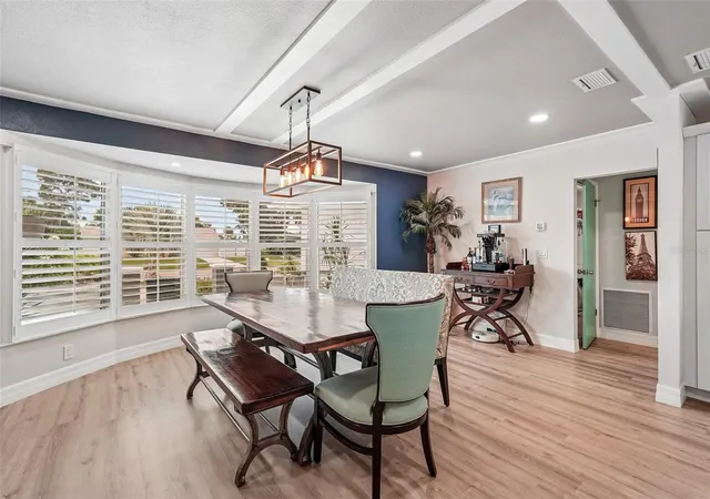 Photo 5 of Single family home for sale at 365 Shamrock Blvd, Venice, FL 34293 | MLS# A4702591 | Listing updated on 2026-08-27