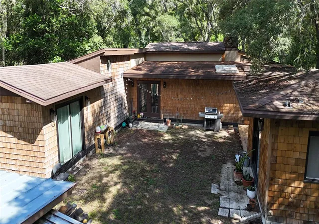 Photo 3 of Single family home for sale at 34146 Umbrella Rock Dr, Webster, FL 33597 | MLS# A4702594 | Listing updated on 2026-08-12