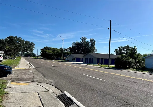 Photo 4 of Land for sale at 109 Orange St, Bowling Green, FL 33834 | MLS# L4964176 | Listing updated on 2026-08-11