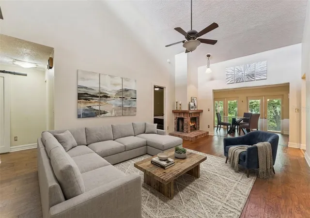 Photo 3 of Condo for sale at 2362 Sierra Ln, Maitland, FL 32751 | MLS# O6432341 | Listing updated on 2026-09-25