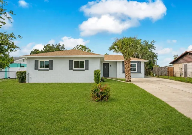 1st image of 205 Fern Rd, Winter Haven, FL 33880 | MLS# S5155367