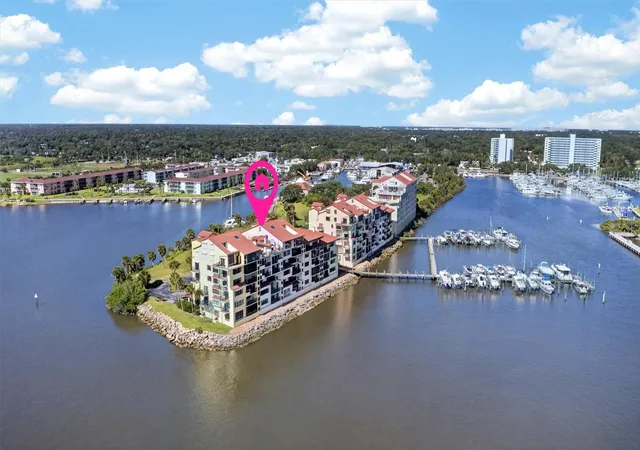2nd image of 744 Marina Pt Dr, DAYTONA BEACH, FL 32114