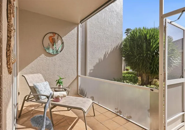Listing Photo 5 - Condo for sale in building located at 9590 High Gate Dr, Sarasota, FL 34238 - Unit #1912