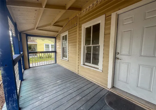Photo 2 of Single family home for sale at 19 N Mary St, Eustis, FL 32726 | MLS# O6432366 | Listing updated on 2026-09-04