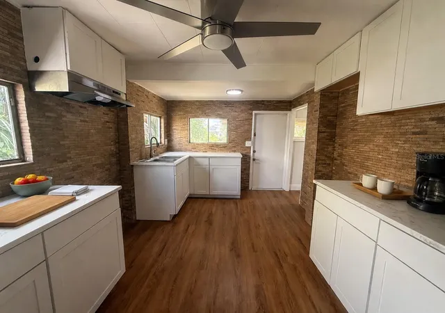 Photo 4 of Single family home for sale at 19 N Mary St, Eustis, FL 32726 | MLS# O6432366 | Listing updated on 2026-09-04