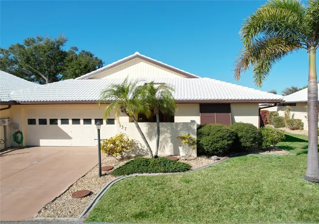 1st image of 137 Drifting Sands Dr, Venice, FL 34293 | MLS# A4702604