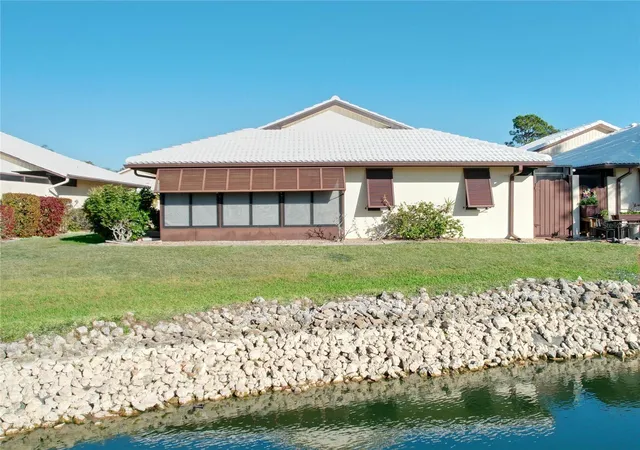 3rd image of 137 Drifting Sands Dr, Venice, FL 34293 | MLS# A4702604