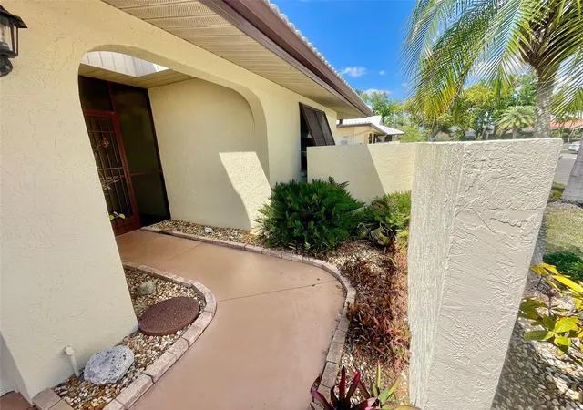 4th image of 137 Drifting Sands Dr, Venice, FL 34293 | MLS# A4702604