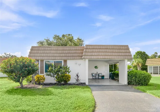 2nd image of 2740 Riverbluff Pkwy #V107, Sarasota, FL 34231 | MLS# A4702605