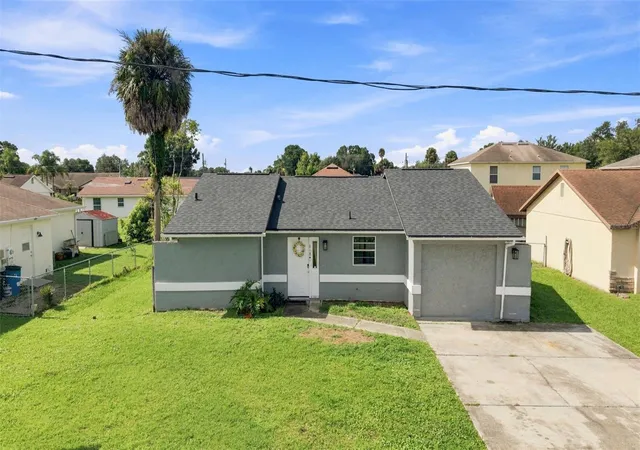 Photo 2 of Single family home for sale at 618 Caribou Ct, Kissimmee, FL 34759 | MLS# O6432369 | Listing updated on 2026-08-11