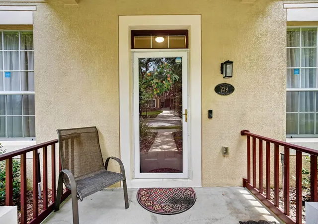 3rd image of 239 W Tarrington Dr, Deland, FL 32724 | MLS# V4950649