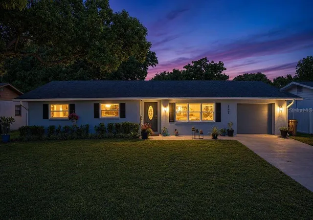Photo 1 of Single family home for sale at 27821 Lois Dr, Tavares, FL 32778 | MLS# O6432373 | Listing updated on 2026-10-29